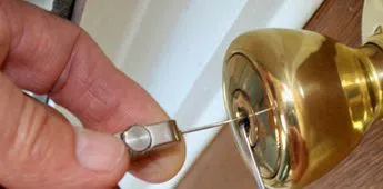 Gold Locksmith Store Brookline, MA 617-580-9111 - rekeying-locks